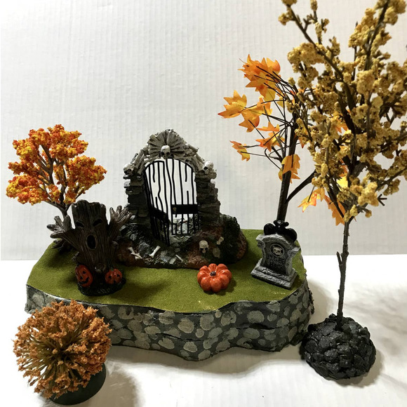 Lemax Holiday Lot Of 9 Village Haunted House Accessories Spooky